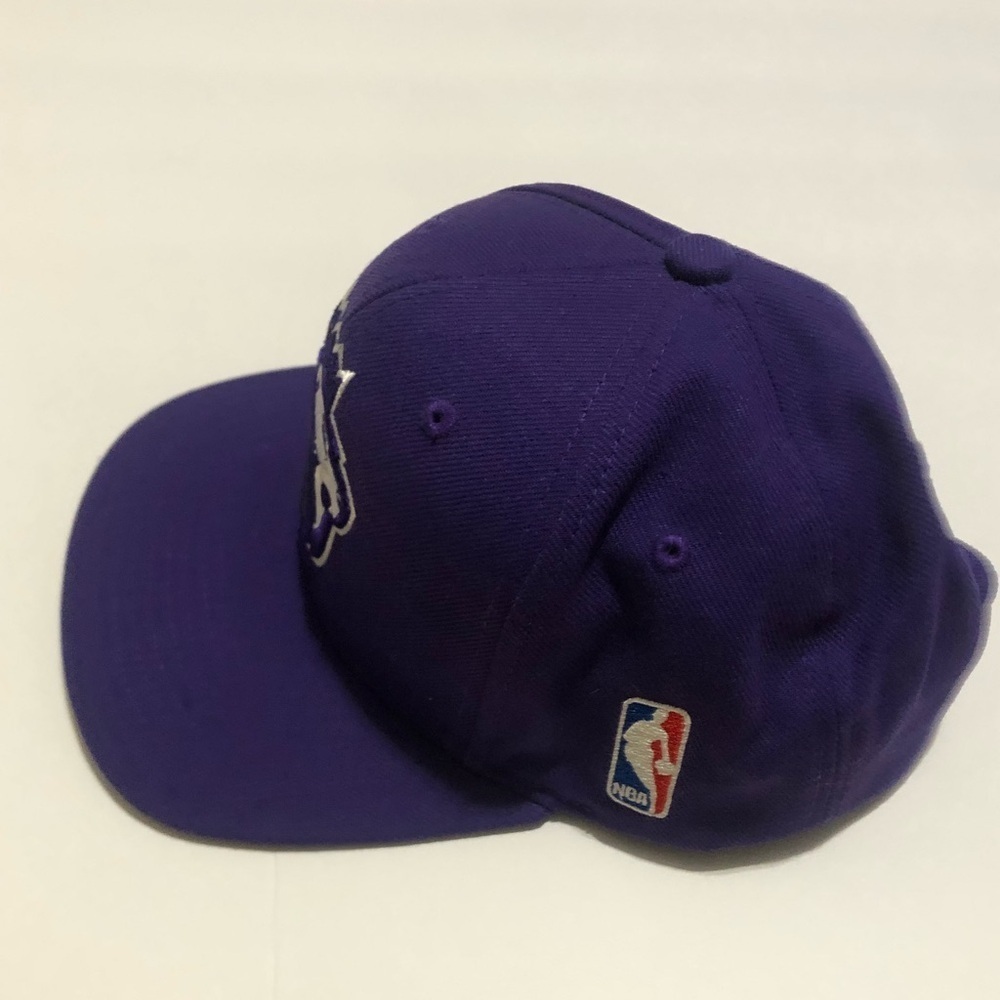 Sacramento Kings Purple hat Mitchell and ness .